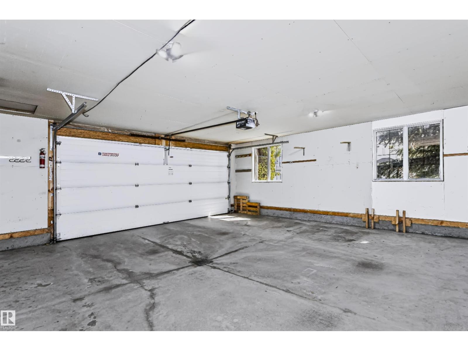 536 HIGHLAND DR - 37