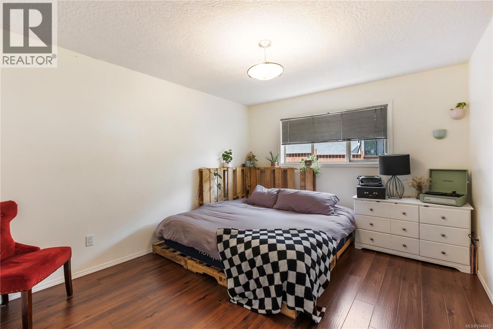  380 Crystalview Terrace, Langford