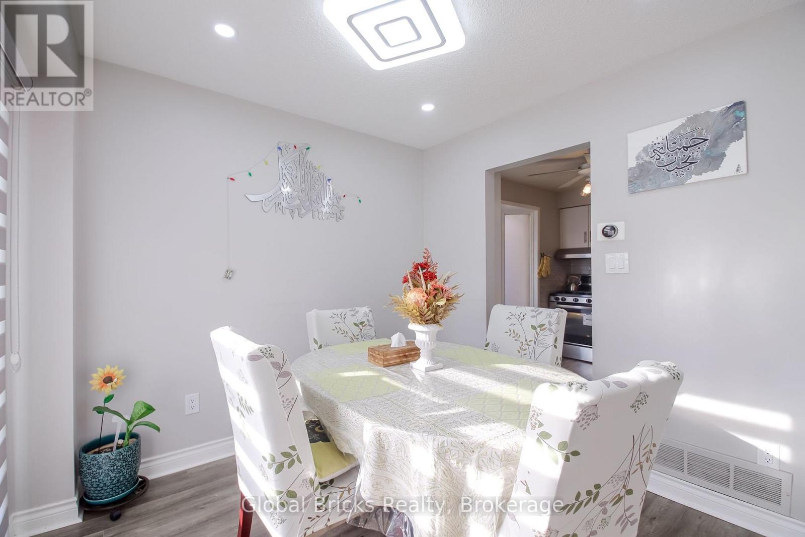 56 Winston Crescent, Whitby, ON photo 9