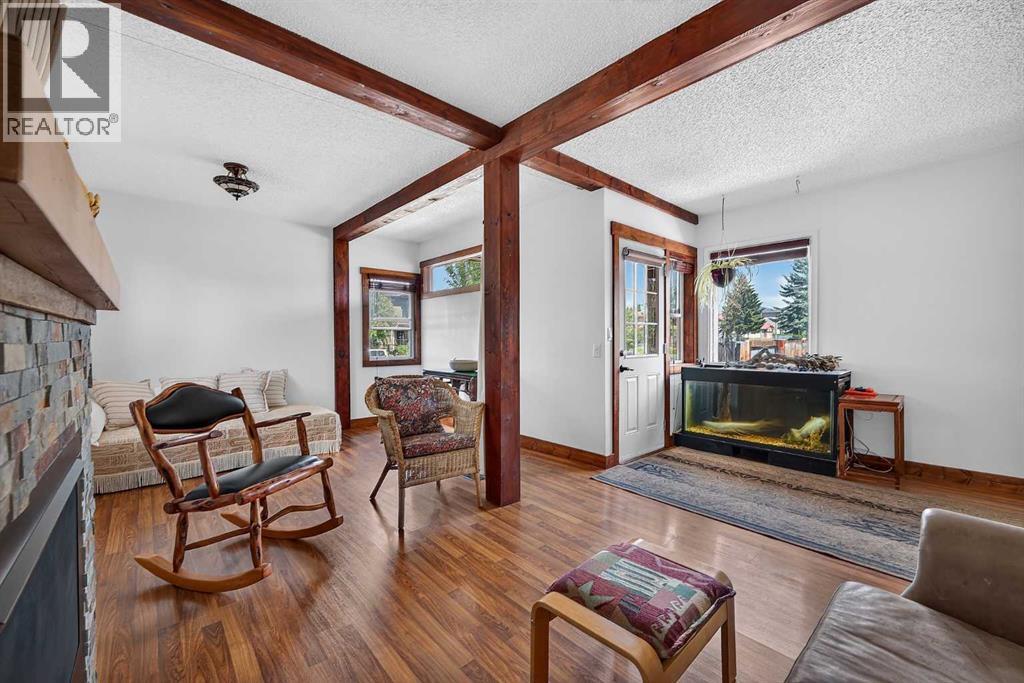 241 25 Avenue NE, Tuxedo Park, Calgary photo 3