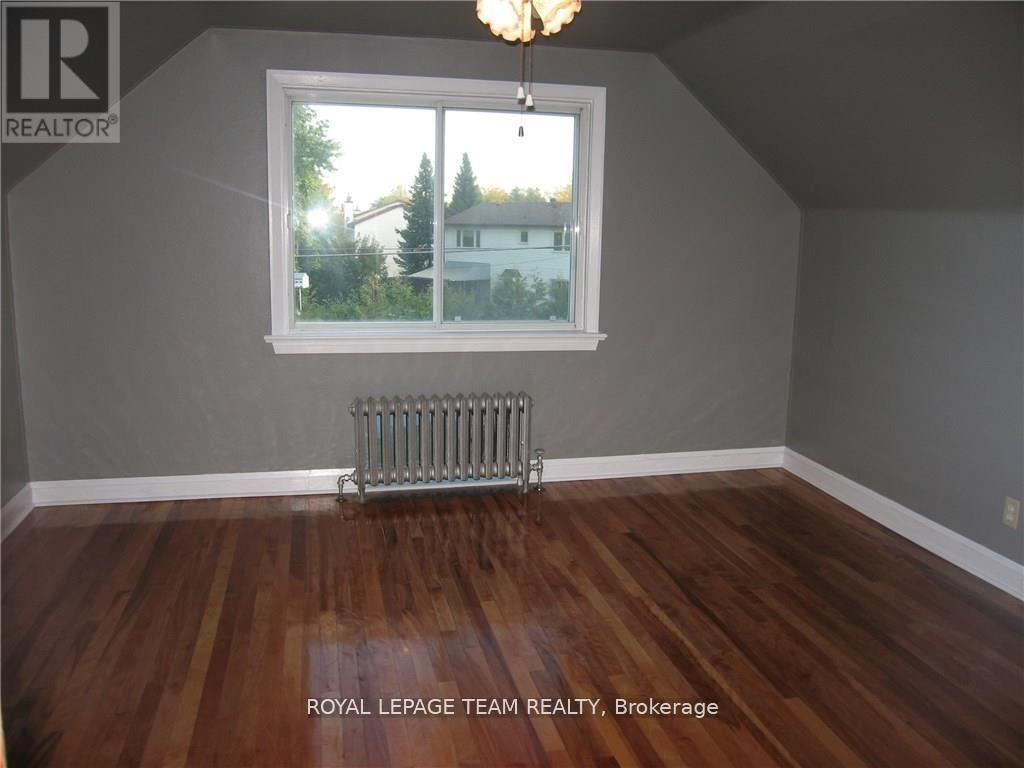 4 Bed, 2 Bath House for Sale in Ottawa – 20 ARGUE DRIVE, Ottawa – MLS# X13629194 - Image 7