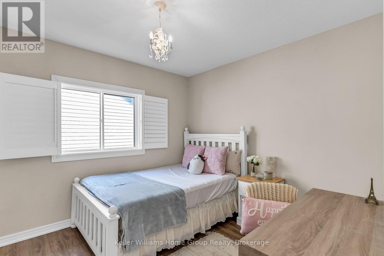 17 DUDLEY DRIVE - 32