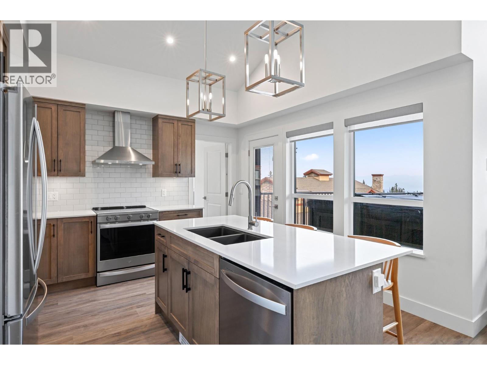 5075 Snowbird Way Unit# 8E, Big White