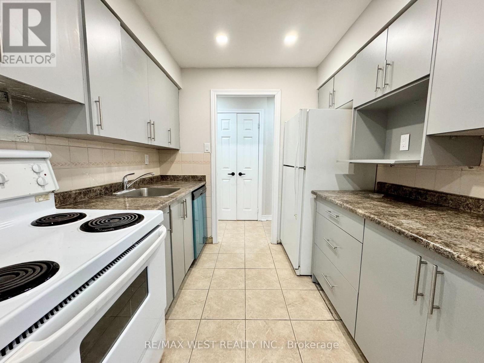 #709 3533 DERRY ROAD E - 7