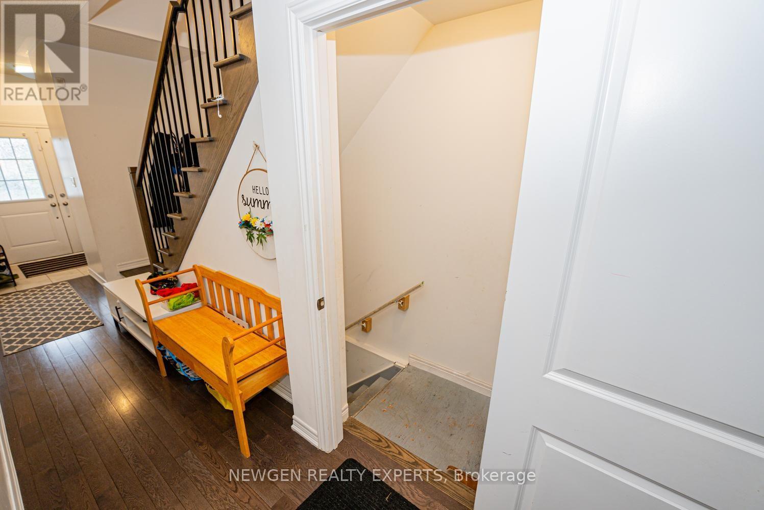 335 RIDLEY CRESCENT - 39