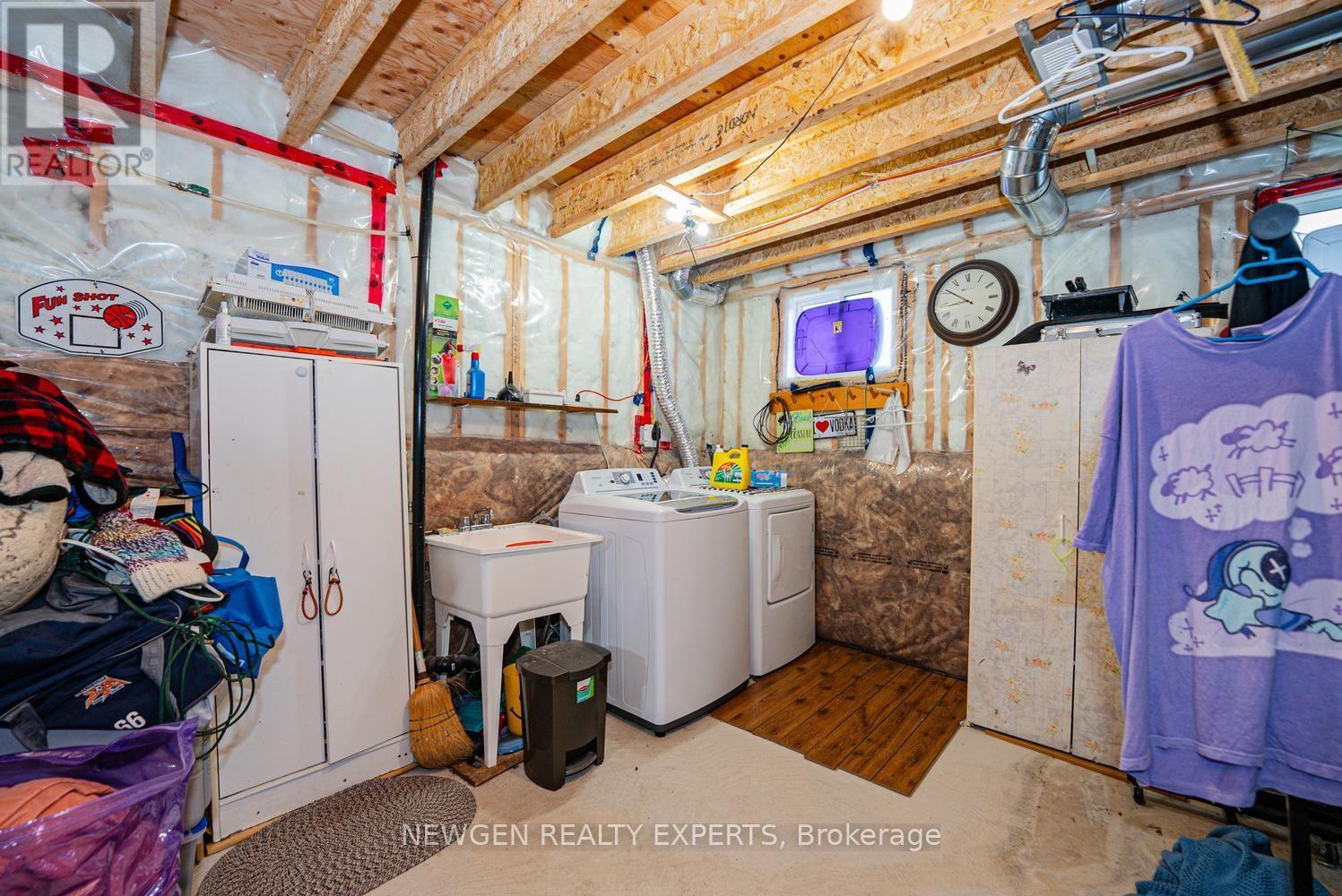335 RIDLEY CRESCENT - 43