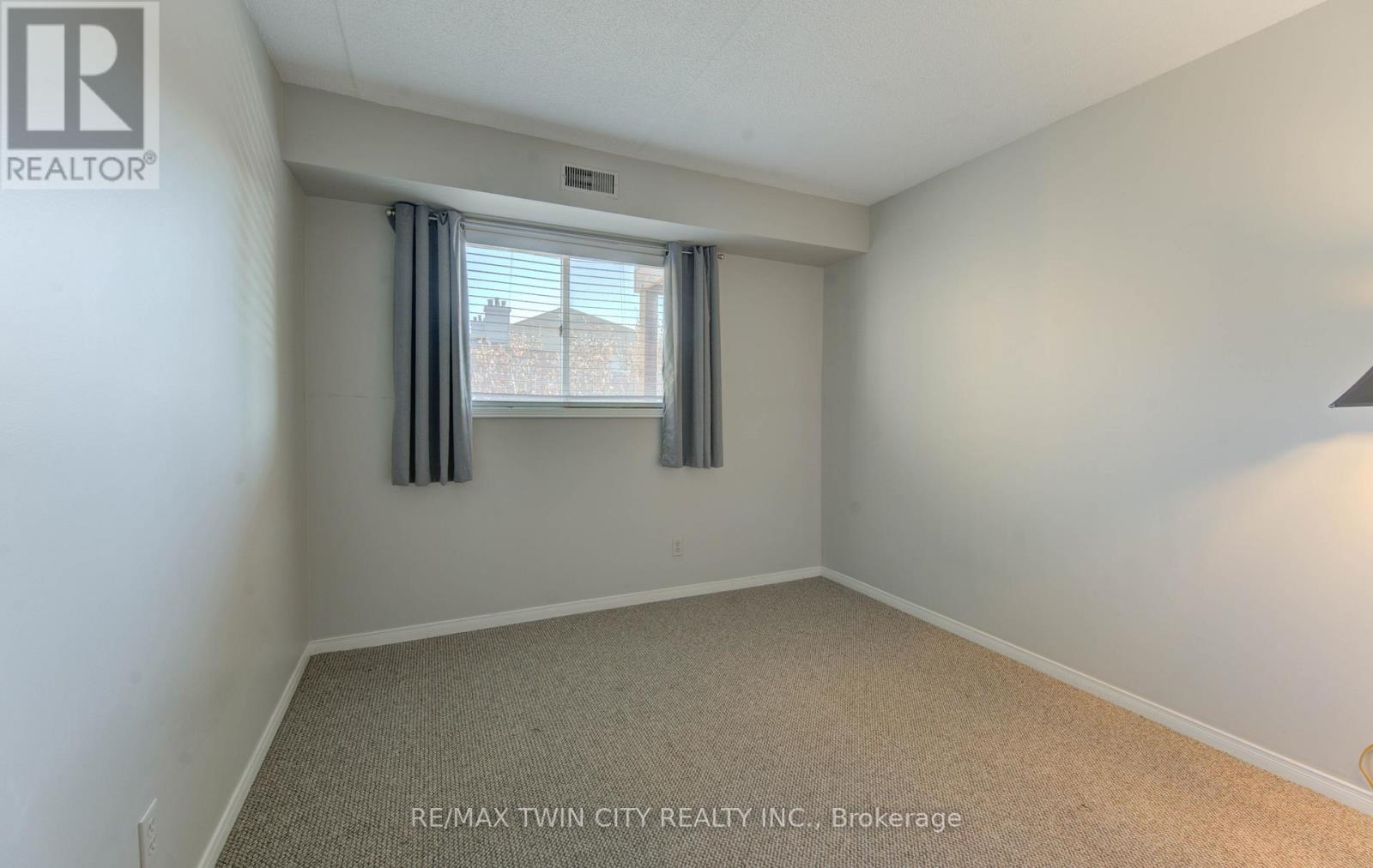 #27 3085 KINGSWAY DRIVE - 17