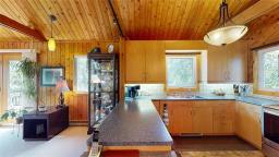 109 Elm Avenue E, Winnipeg Beach, MB R0C3G0 Photo 12