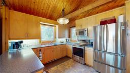 109 Elm Avenue E, Winnipeg Beach, MB R0C3G0 Photo 13
