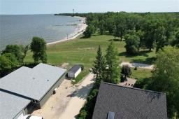 109 Elm Avenue E, Winnipeg Beach, MB R0C3G0 Photo 41