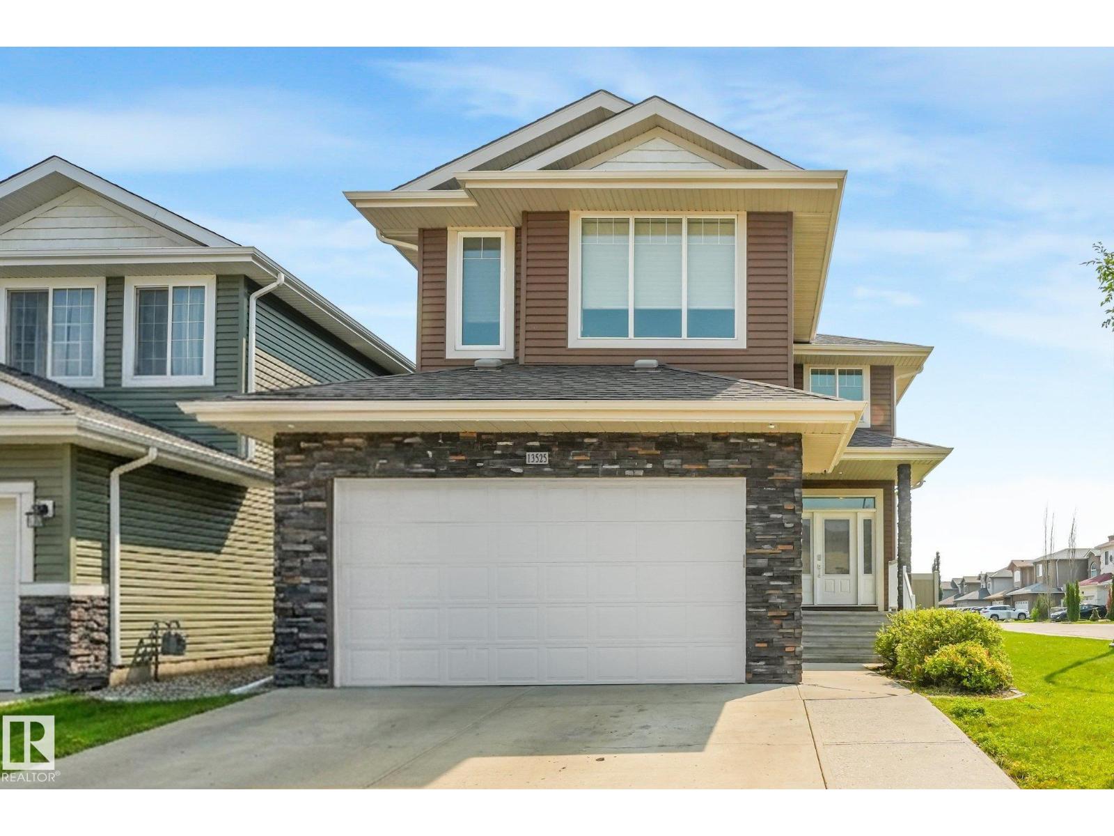 13525 162A AV NW, Carlton, Edmonton photo 1