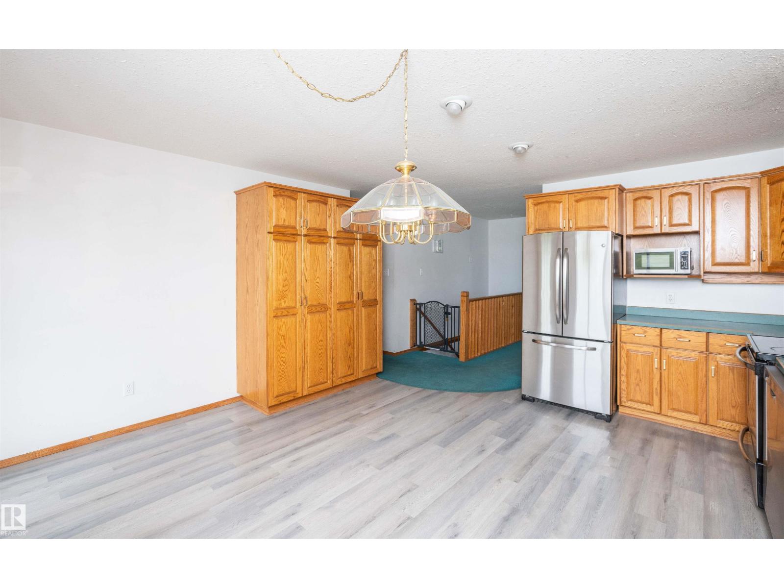 5116 51 AV - Image 23