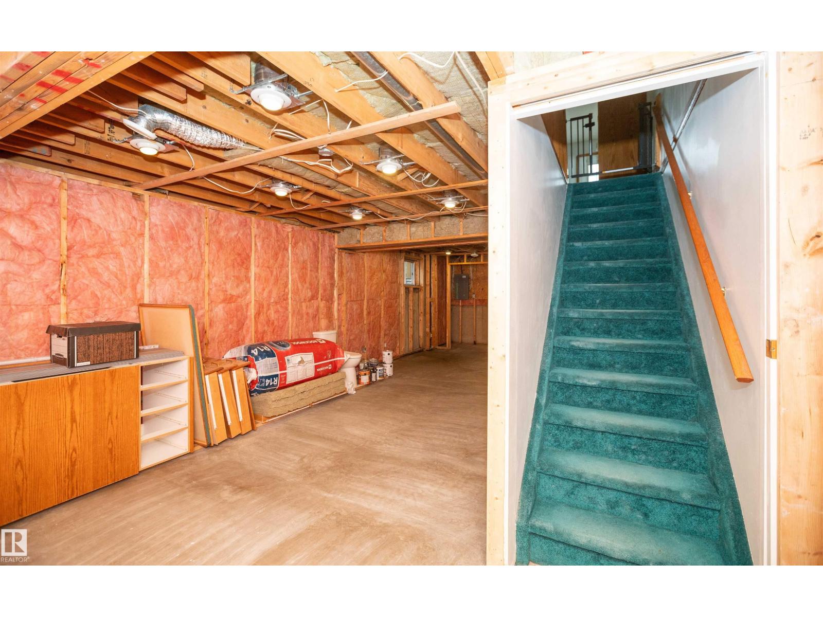 5116 51 AV - Image 45