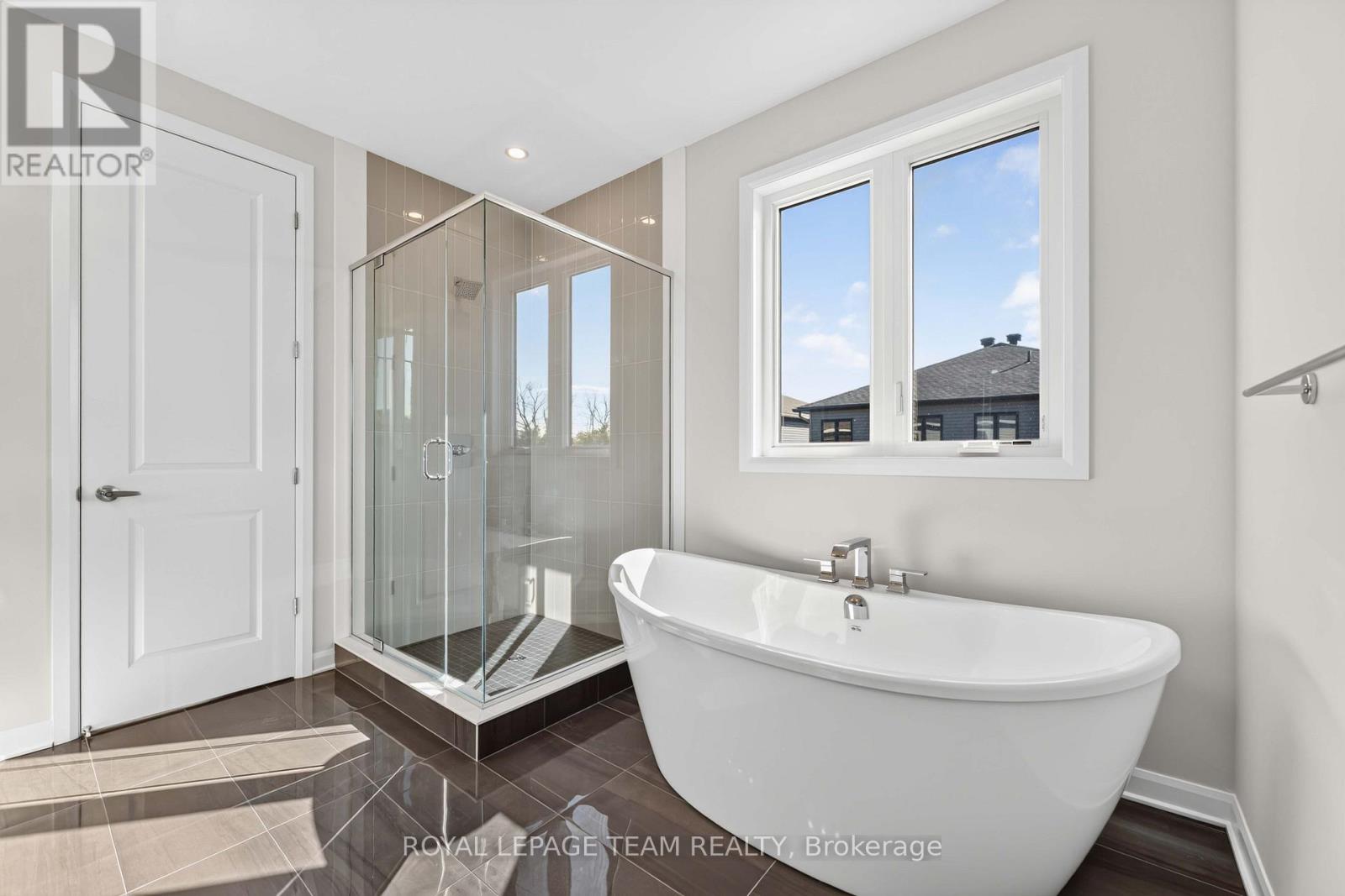 2000 WANDERER AVENUE - 9