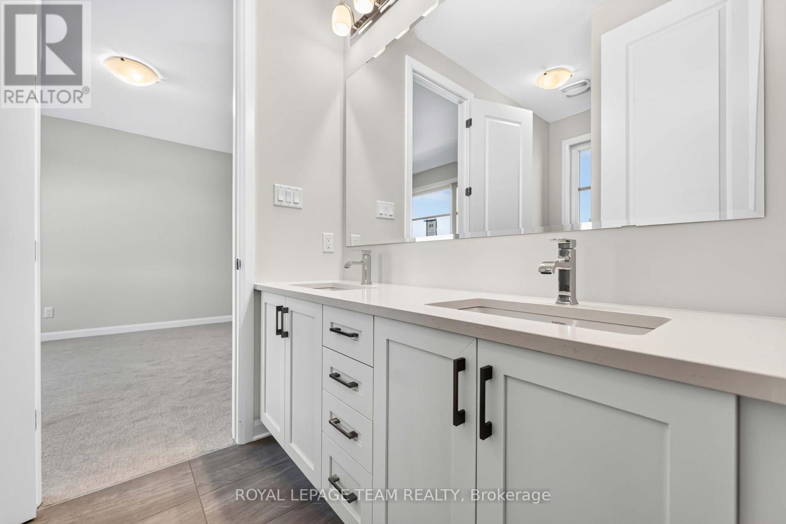 2000 WANDERER AVENUE - 12