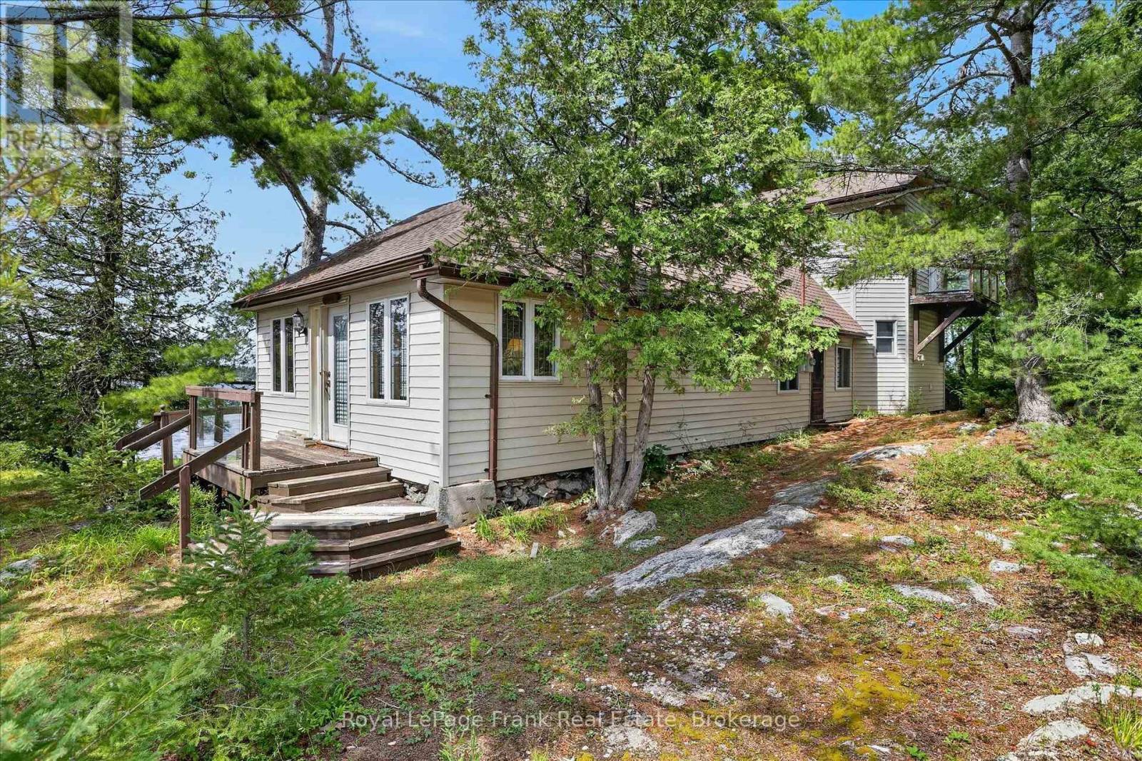 1550 ISLAND 85 STONEY LAKE - Image 10