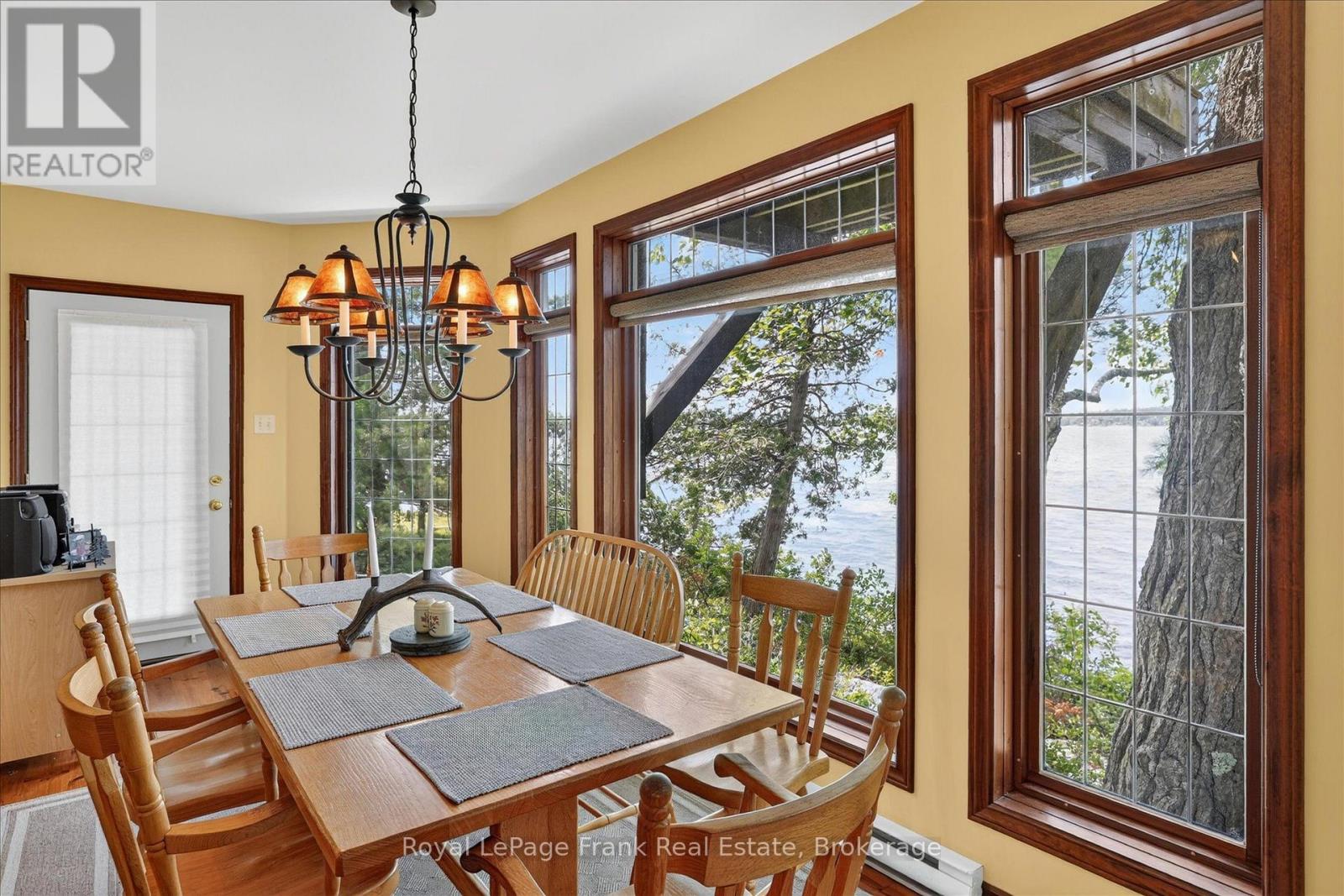 1550 ISLAND 85 STONEY LAKE - Image 17