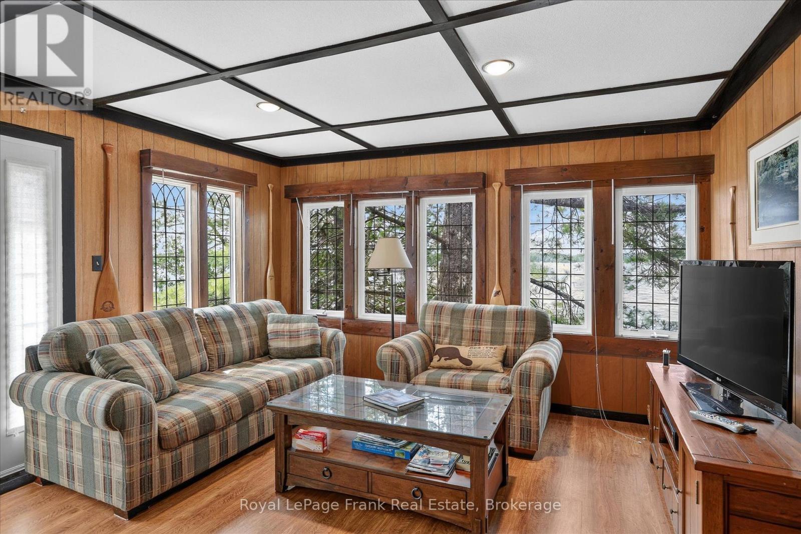 1550 ISLAND 85 STONEY LAKE - 18
