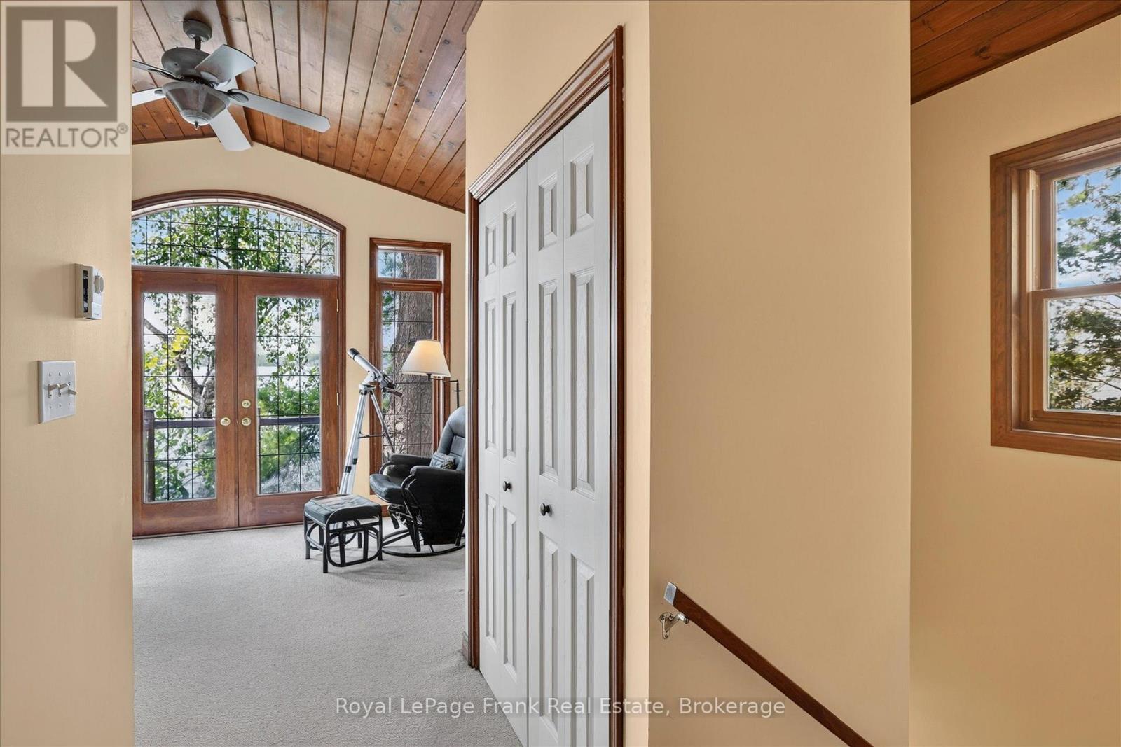 1550 ISLAND 85 STONEY LAKE - Image 28