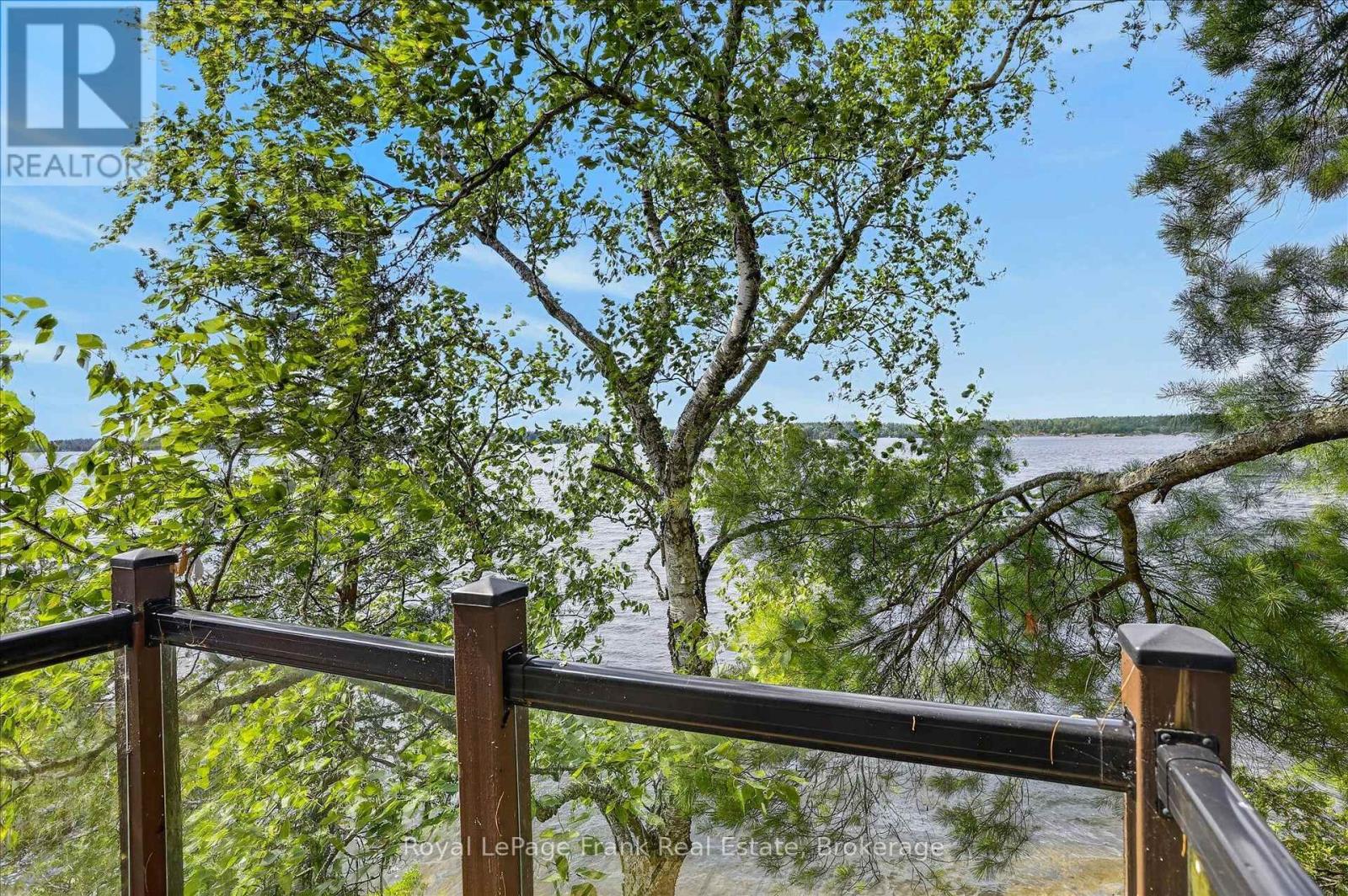 1550 ISLAND 85 STONEY LAKE - Image 31