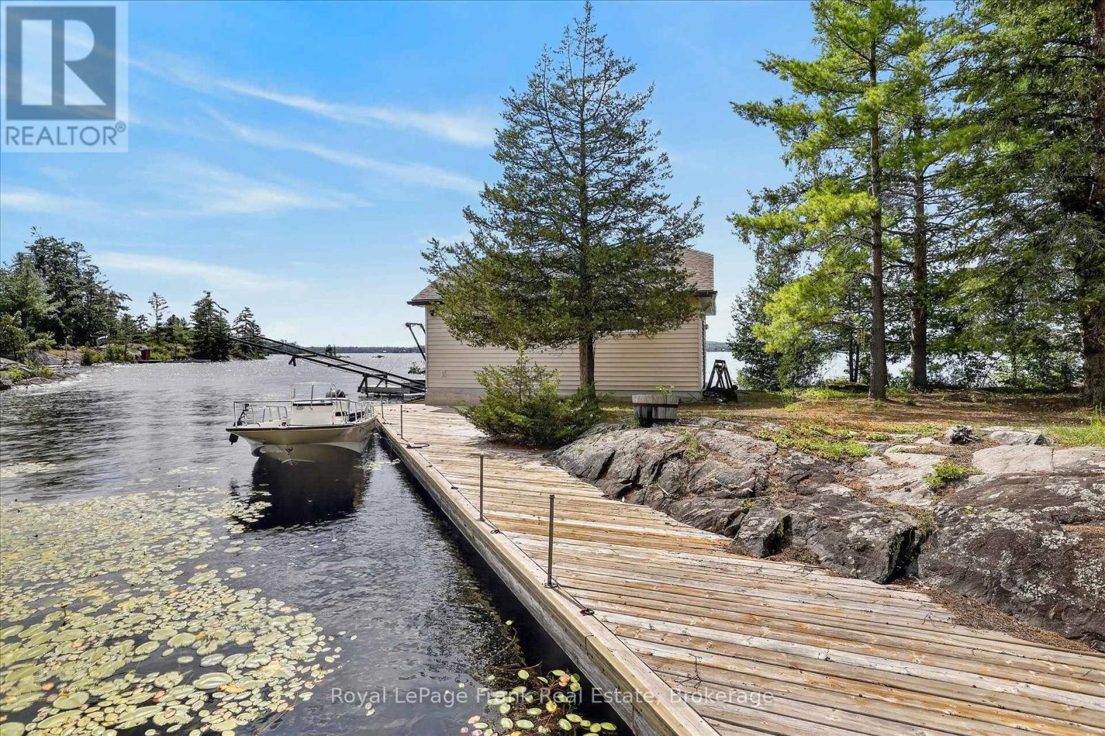 1550 ISLAND 85 STONEY LAKE - Image 42