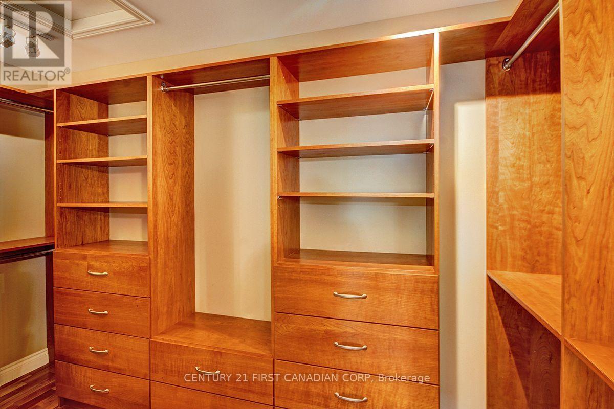 581 PLANE TREE DRIVE - Image 25