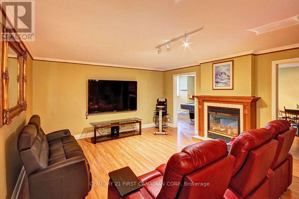 581 PLANE TREE DRIVE - Image 30