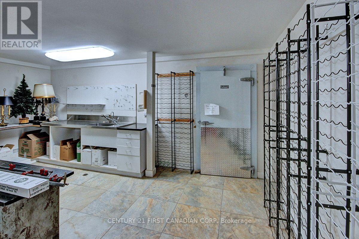 581 PLANE TREE DRIVE - Image 35