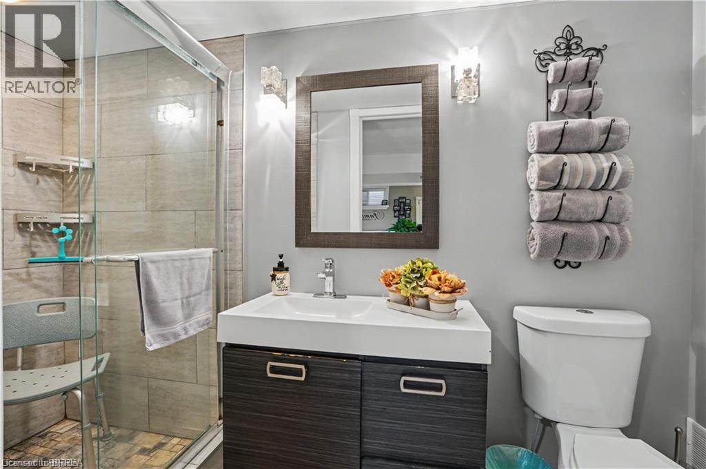 52 LORNE Avenue - 16