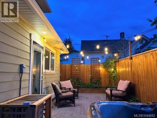 57 Sims Ave - 34