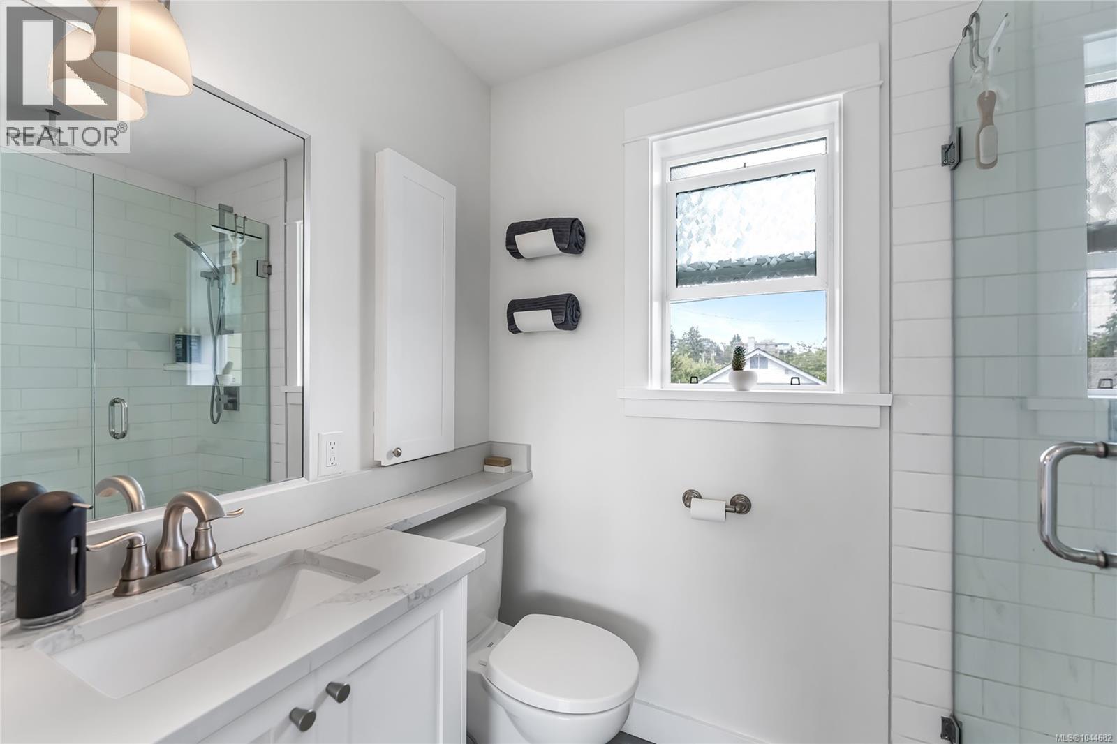 57 Sims Ave - Image 15