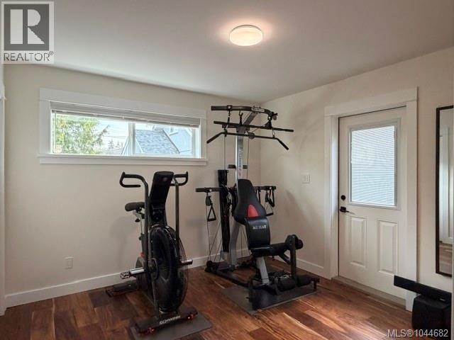57 Sims Ave - 28