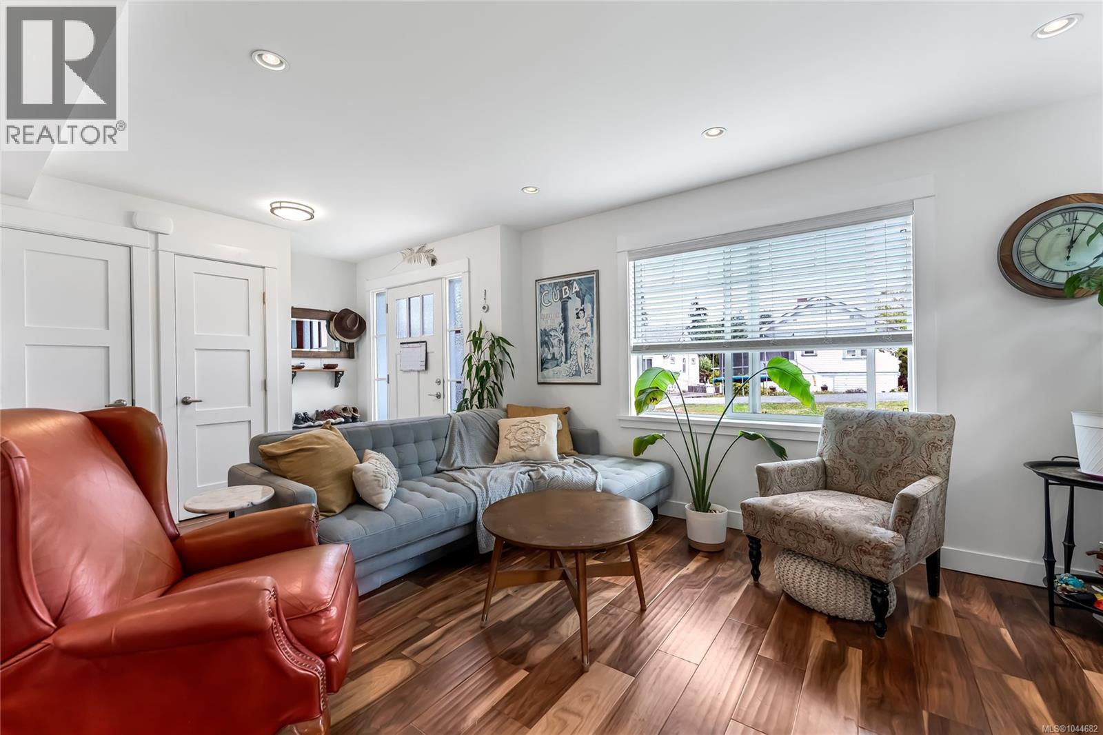 57 Sims Ave - 5