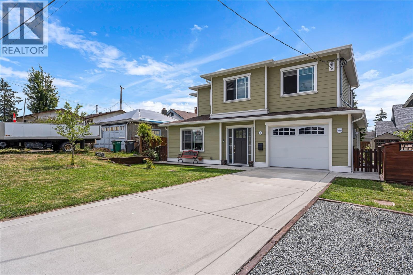 57 Sims Ave - 2