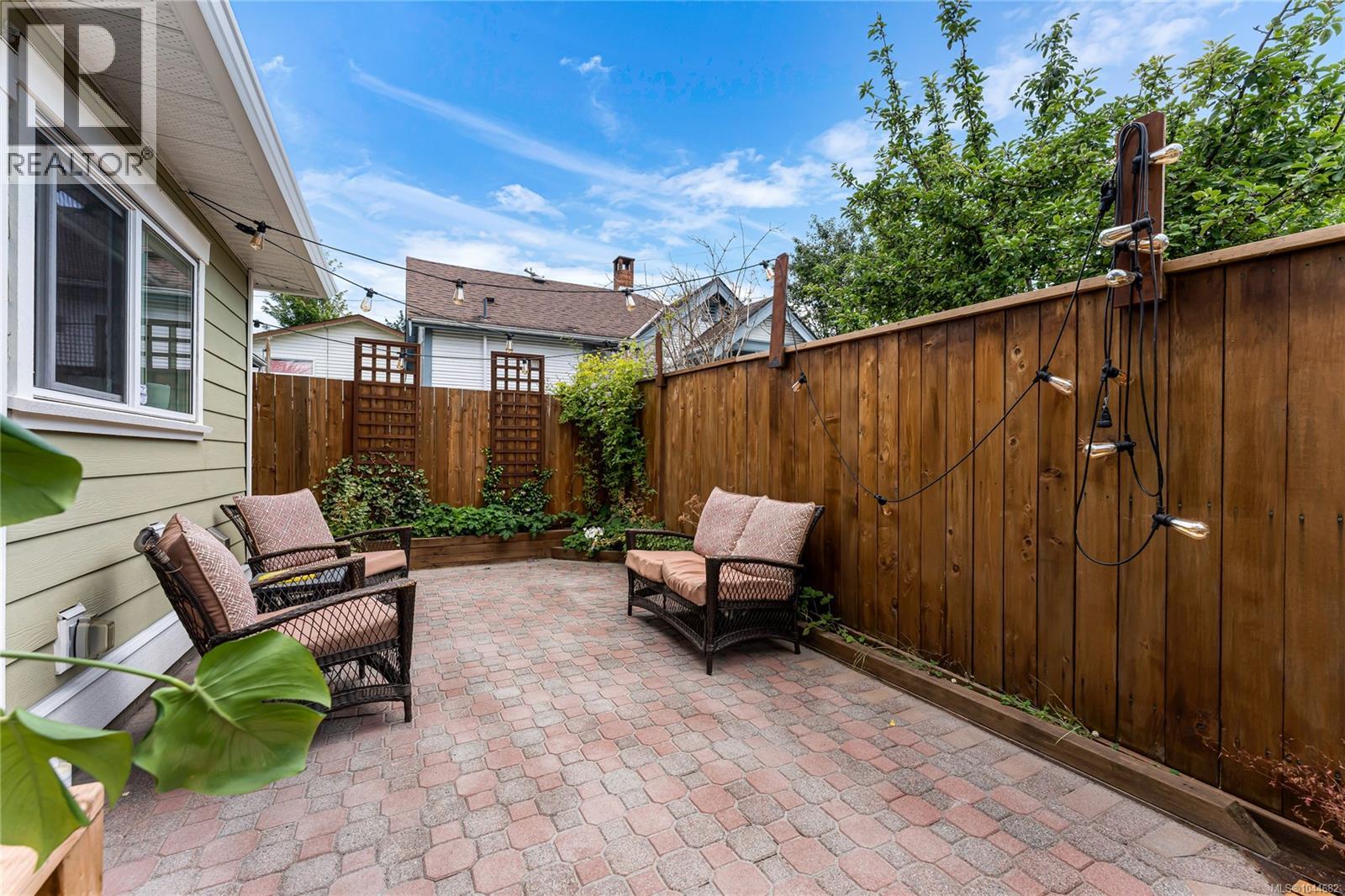 57 Sims Ave - Image 30