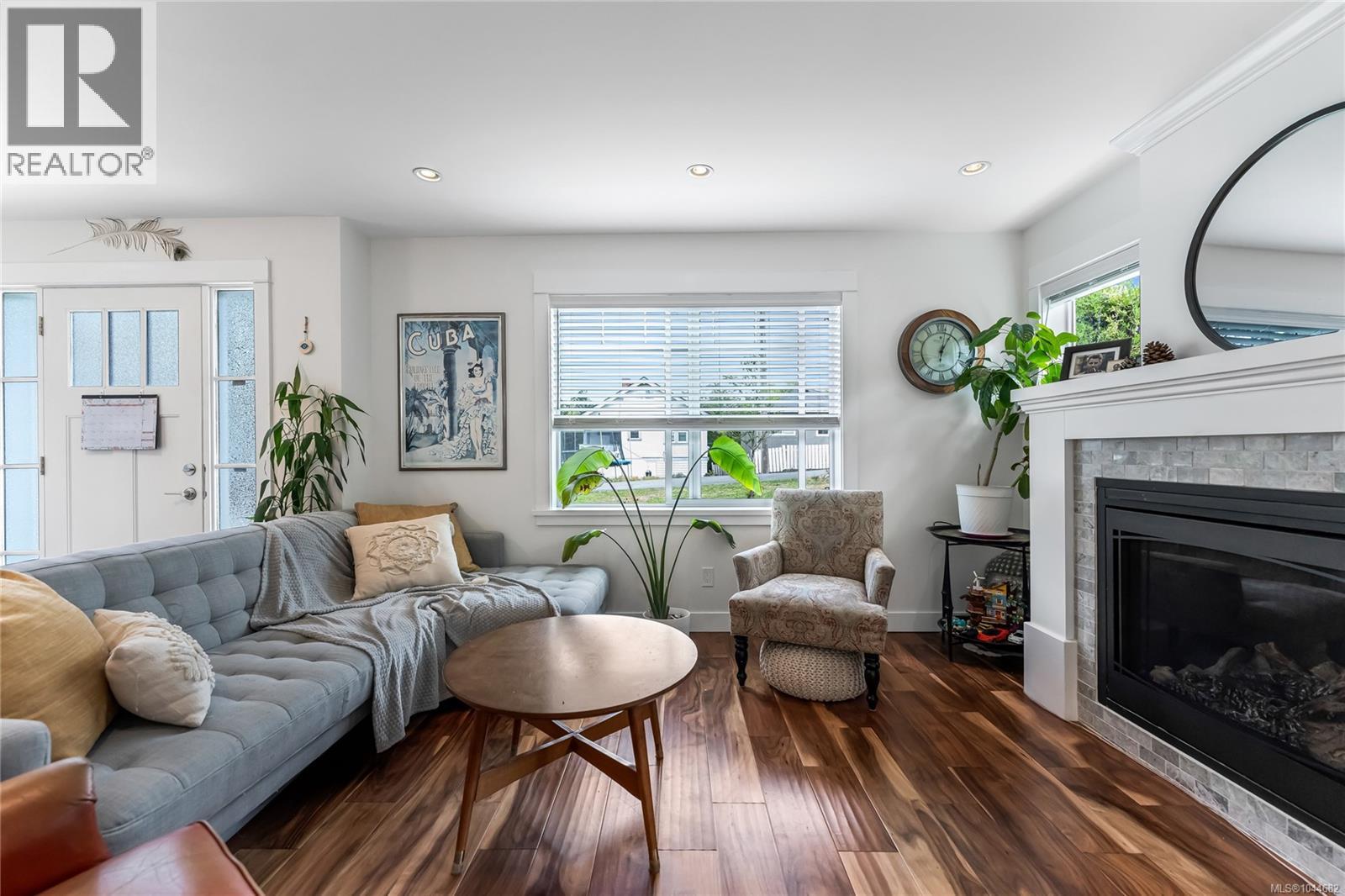 57 Sims Ave - Image 6