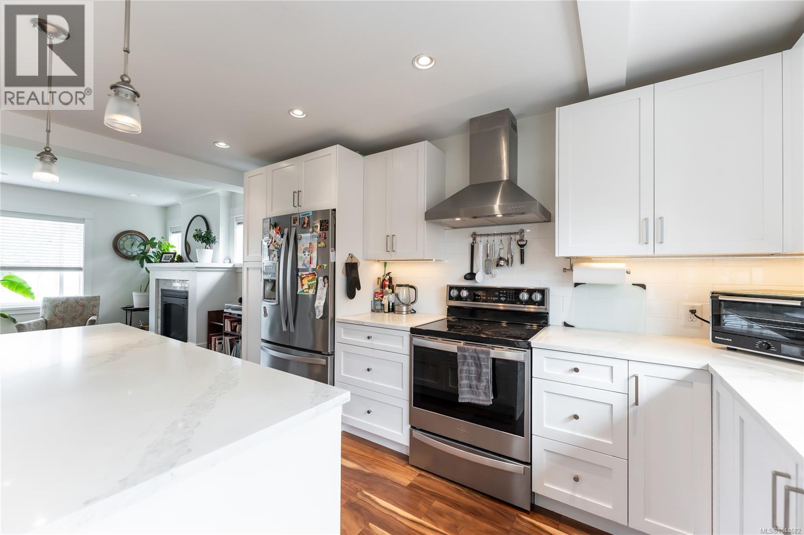 57 Sims Ave - Image 10