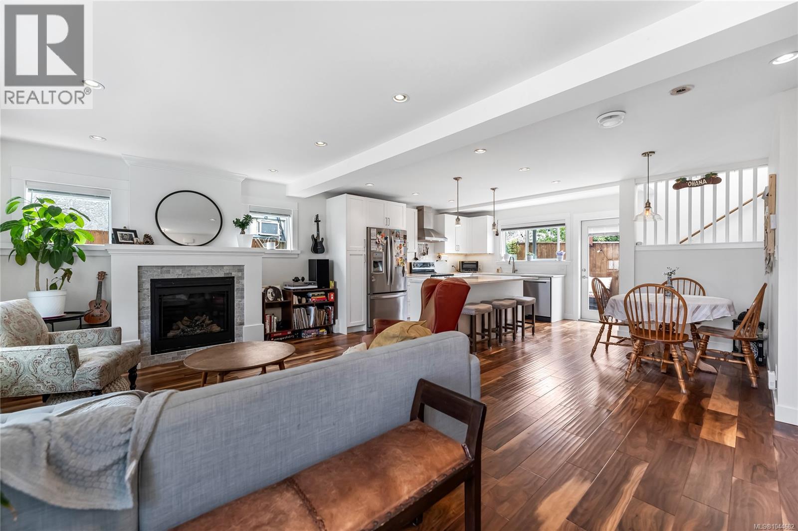 57 Sims Ave - 4