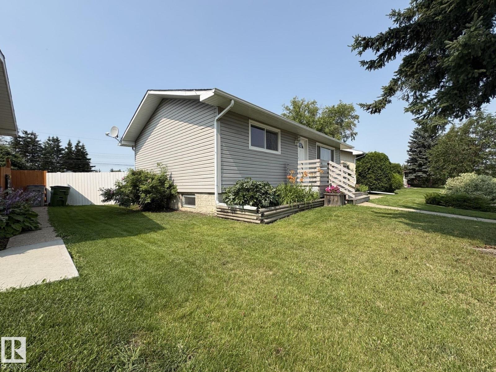 10216 108 AV - Image 3