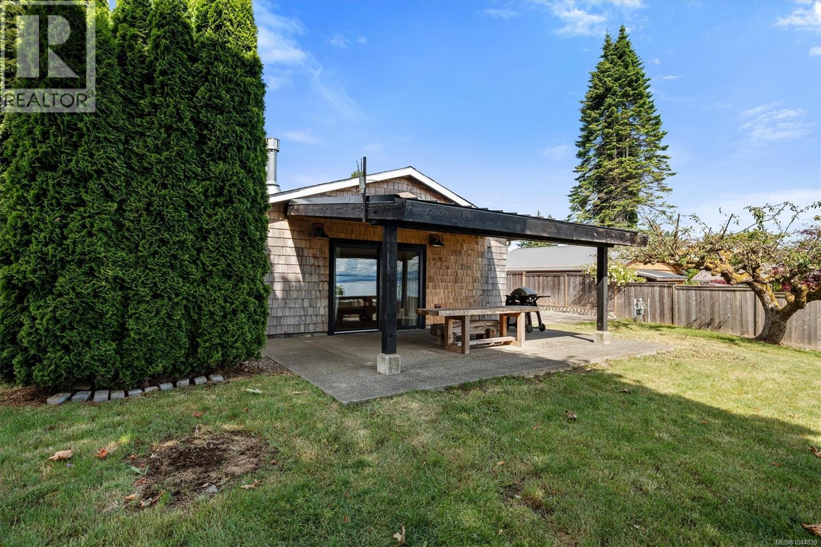 12 LYNNWOOD Rd, Campbell River