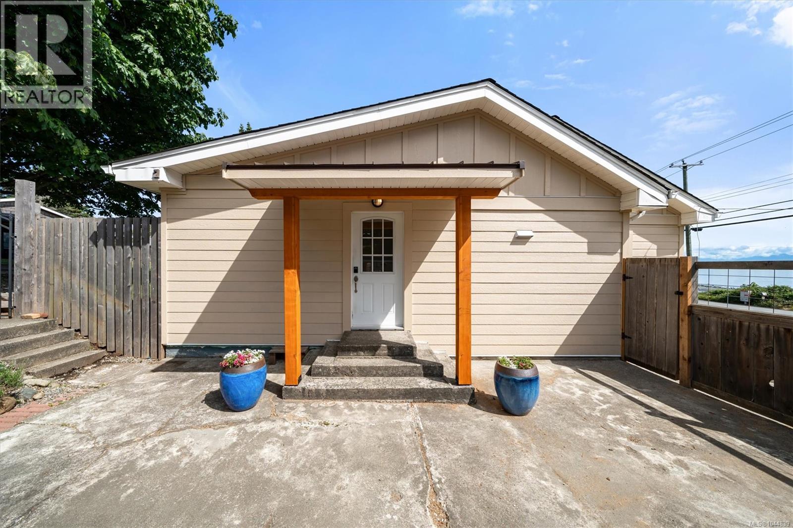 12 LYNNWOOD Rd, Campbell River