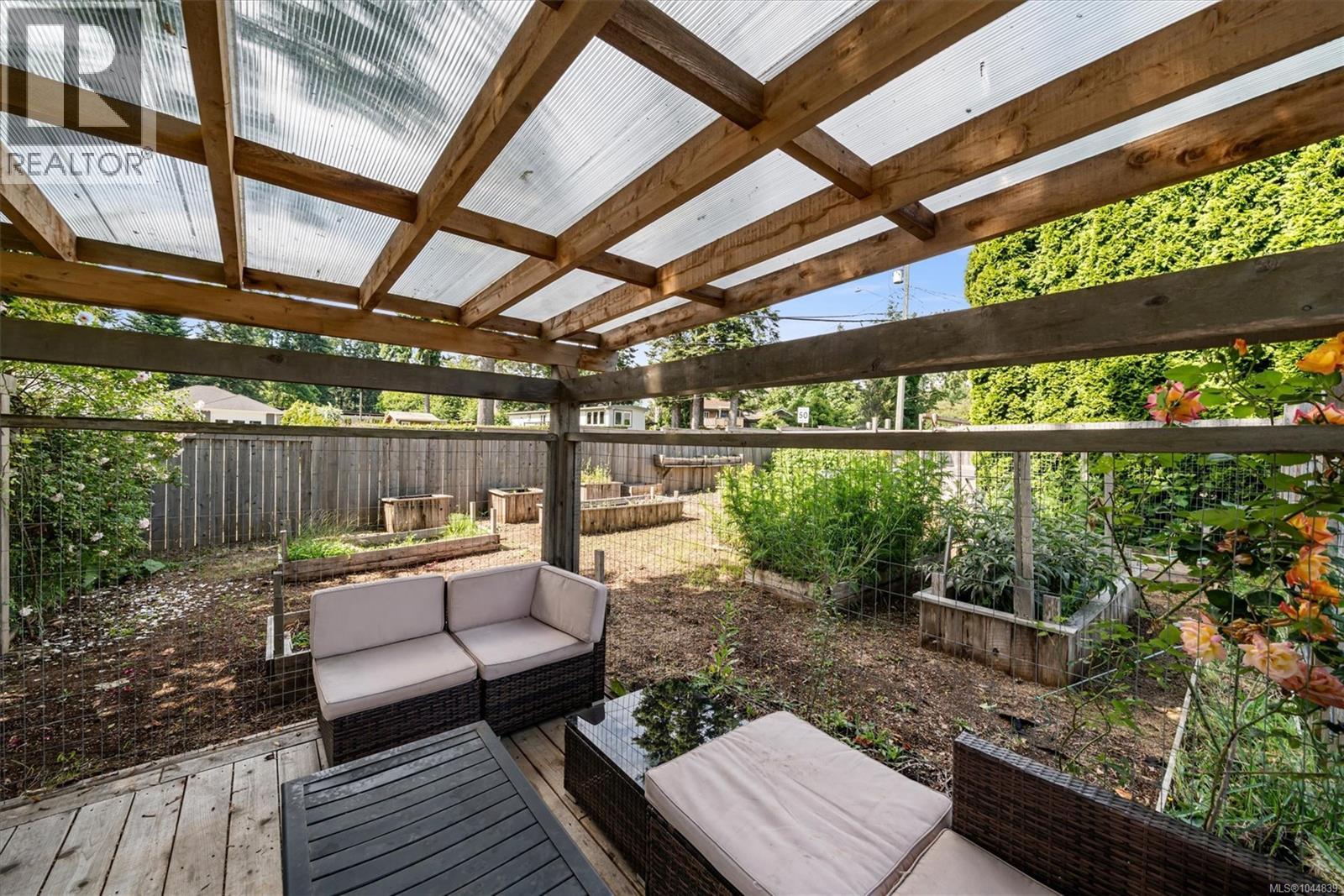 12 LYNNWOOD Rd, Campbell River