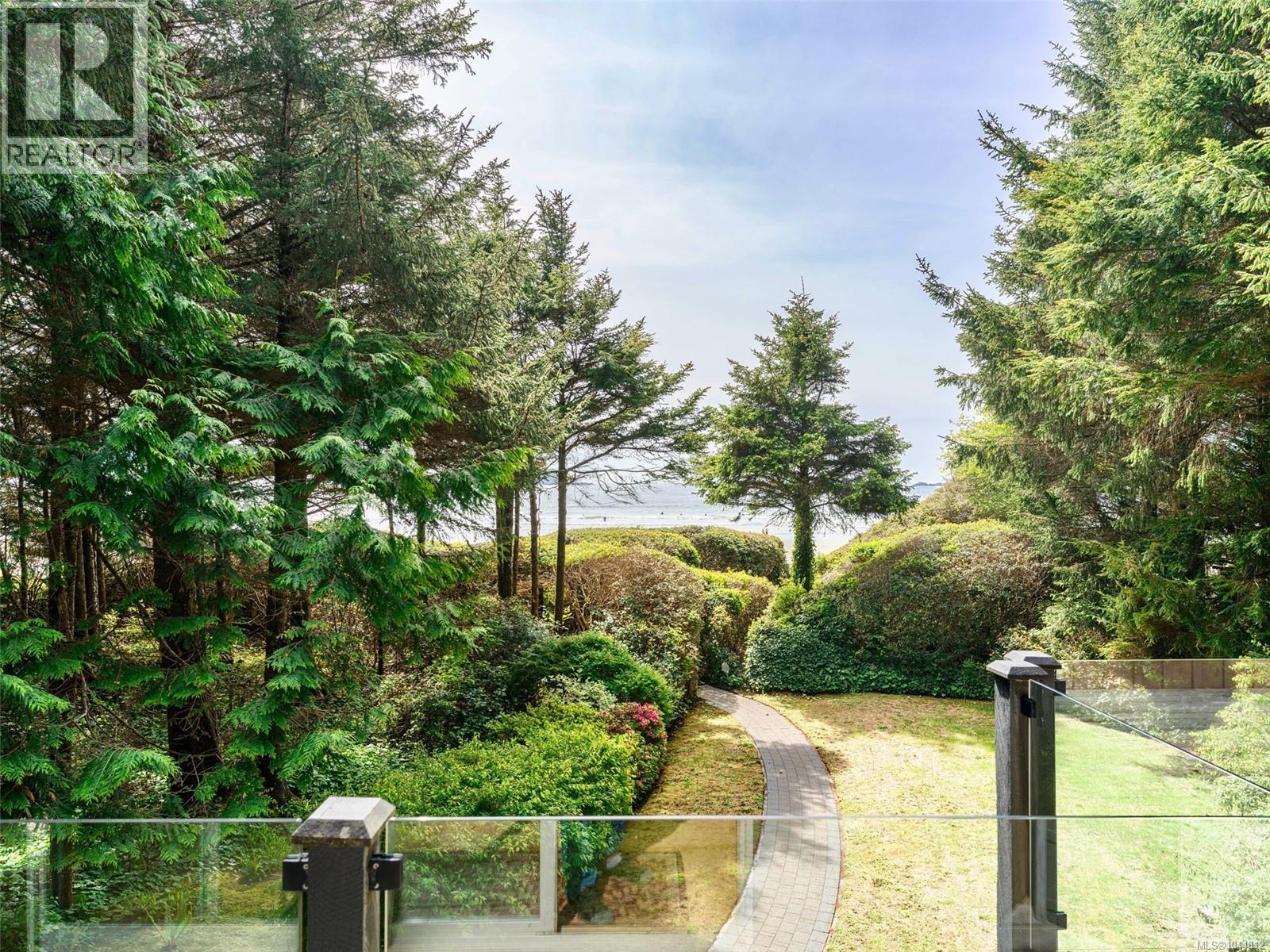 1261 Lynn Rd, Tofino
