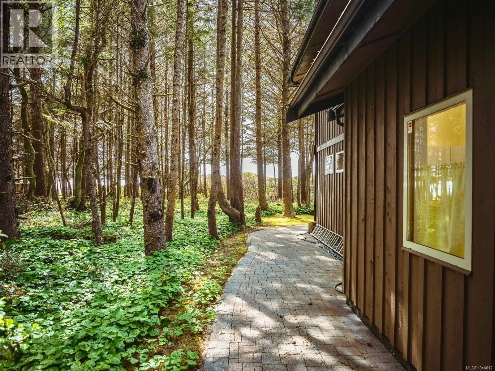 1261 Lynn Rd, Tofino