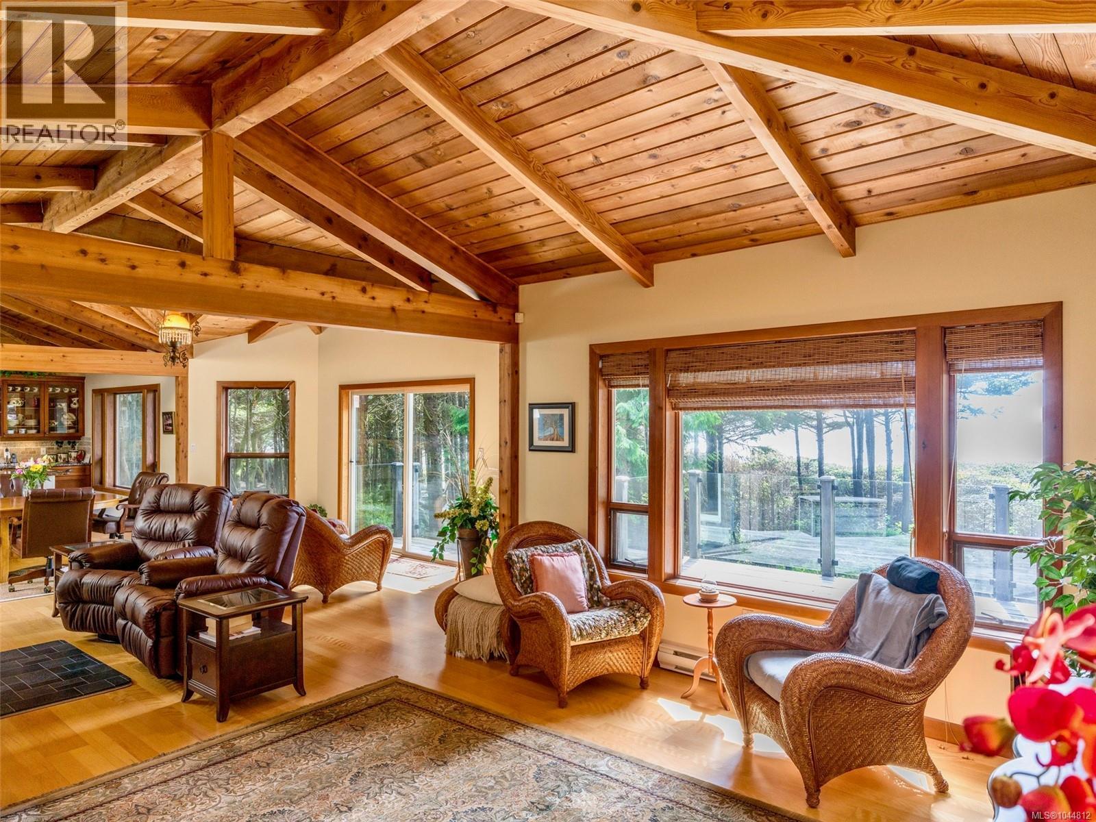 1261 Lynn Rd, Tofino