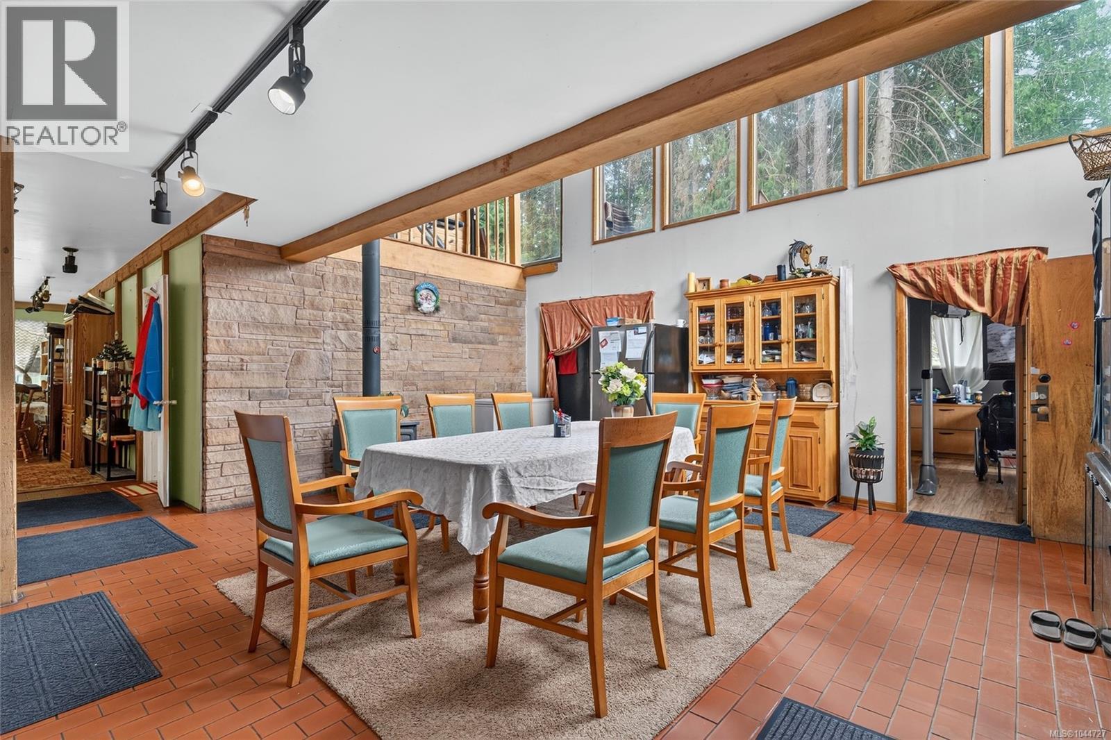 1012 Fairdowne Rd, Errington