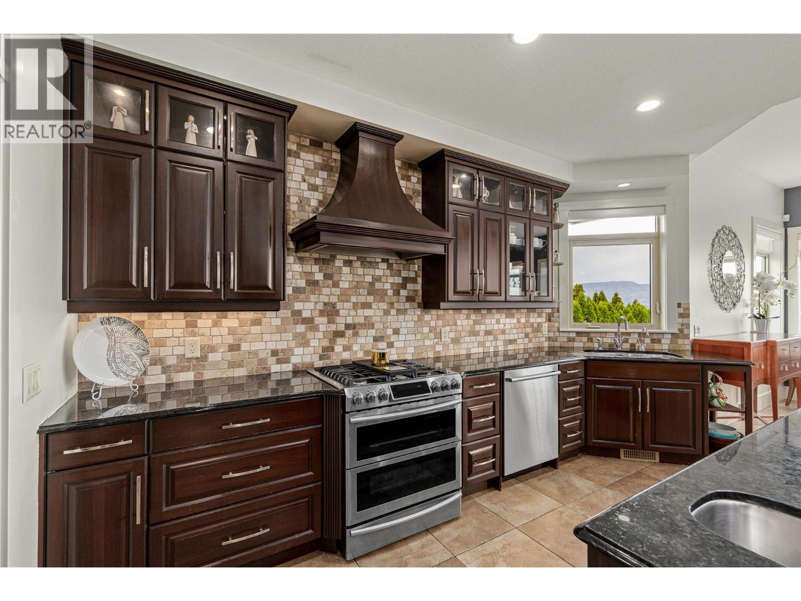  670 Devonian Avenue, Kelowna