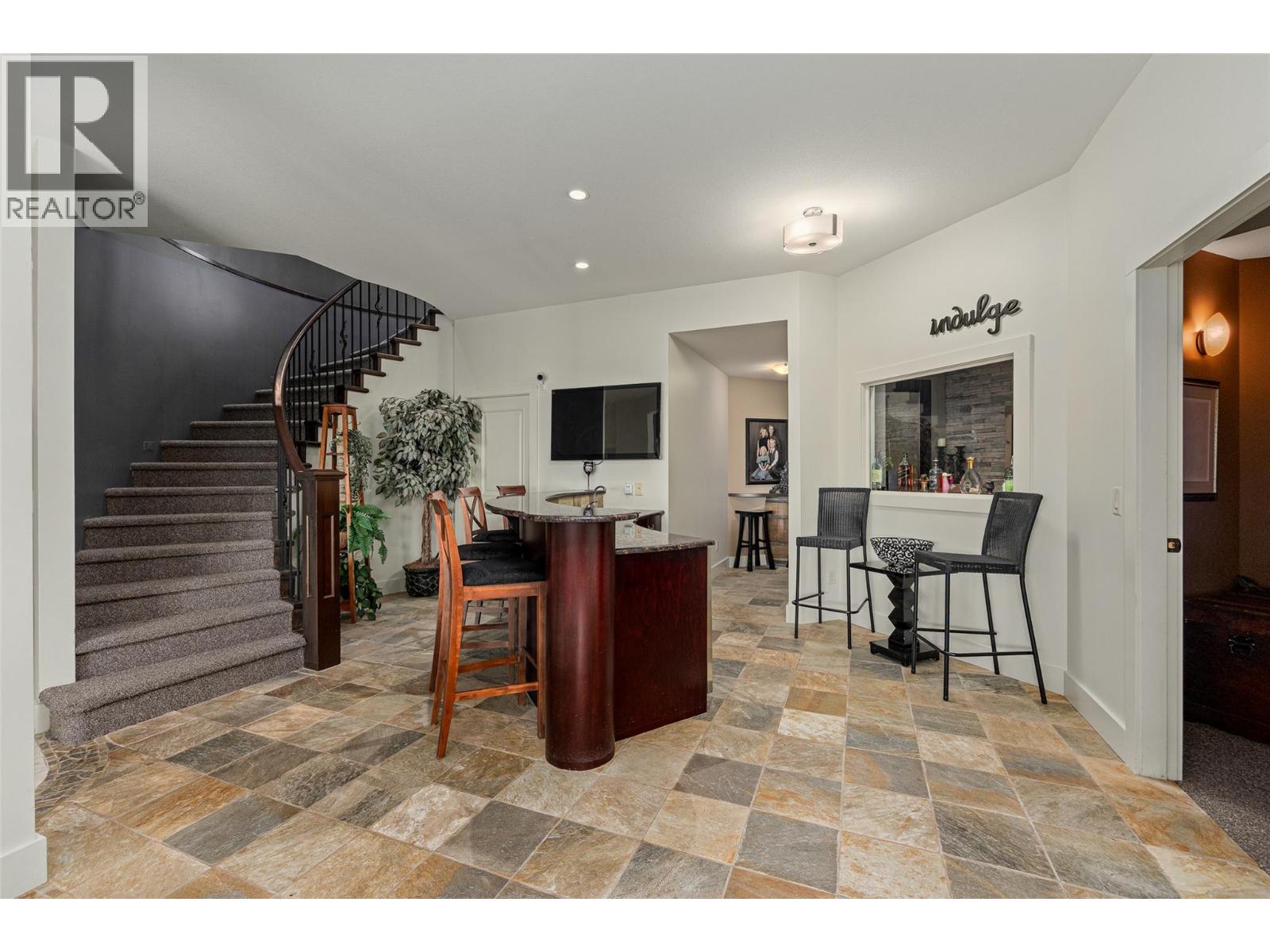  670 Devonian Avenue, Kelowna