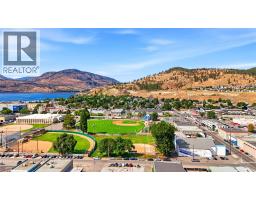 615 Clement Avenue, Kelowna, BC V1Y7C7 Photo 9