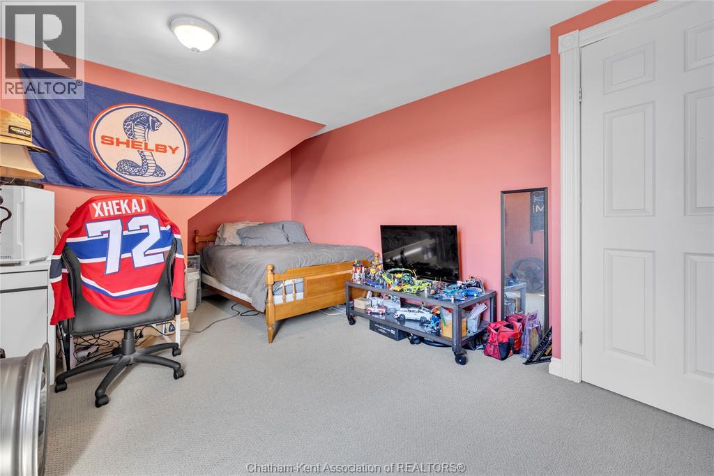 4979 Lambton LINE - Image 30